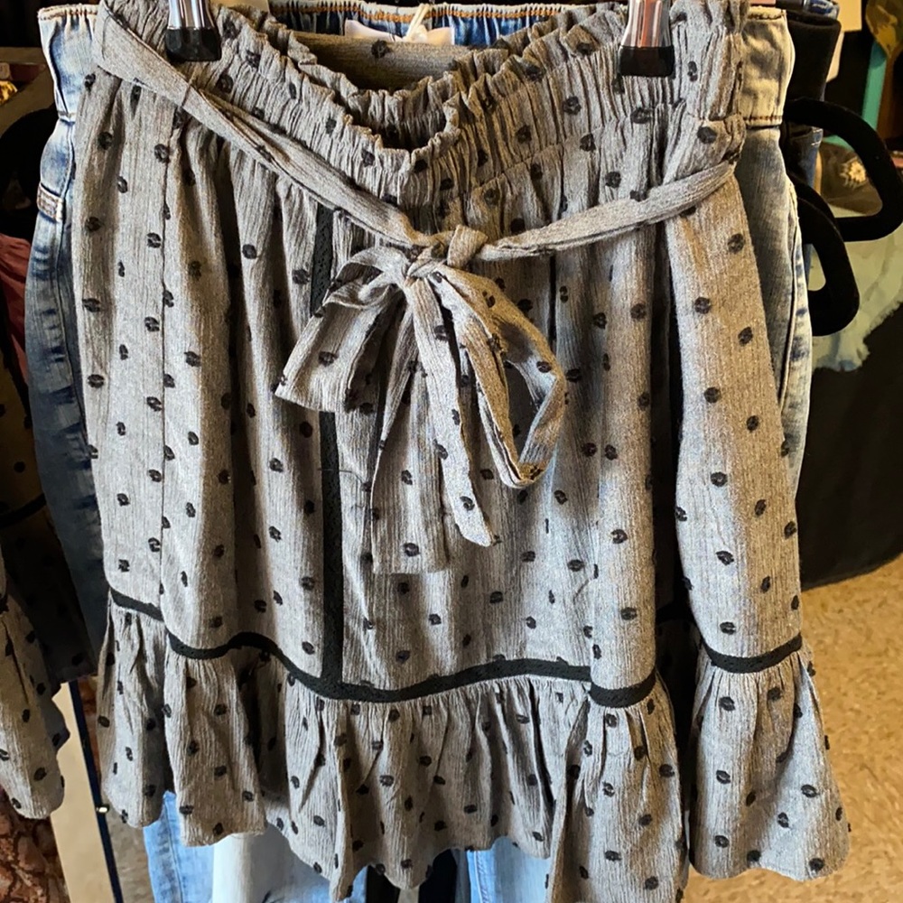 Elastic waist skirt with belt tie